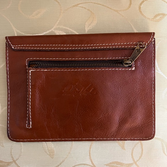 Patricia Nash clutch mint condition cognac color - Picture 2 of 3